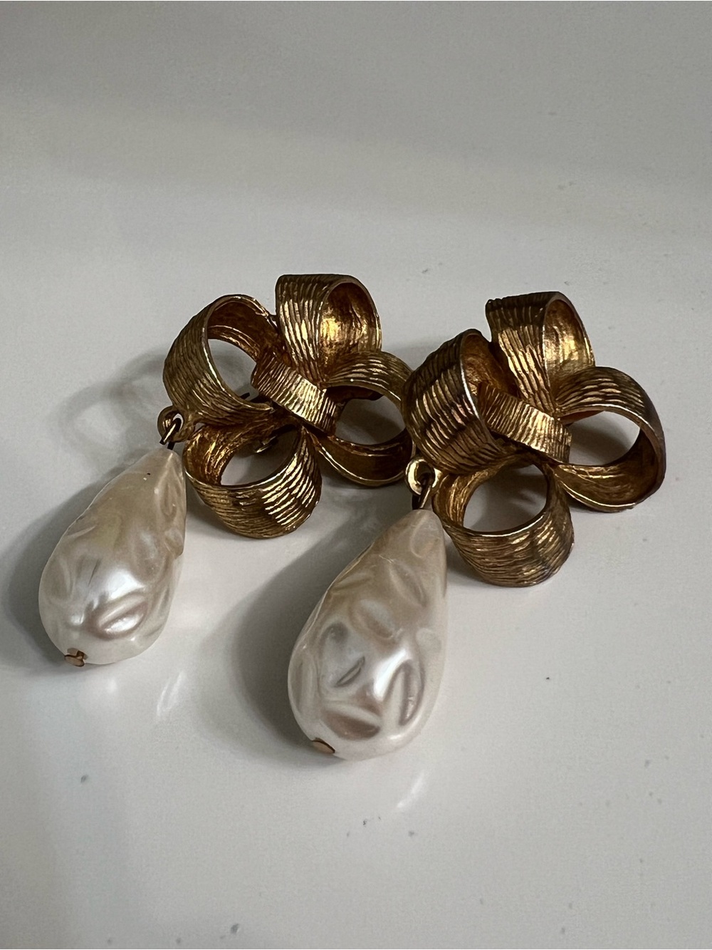 Vintage Gold Ribbon Pearl Drop clip on Earrings